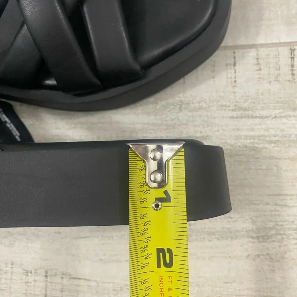 NWOT Black Platform Wedge Strappy Sandals with TJ Memory Foam, size 10